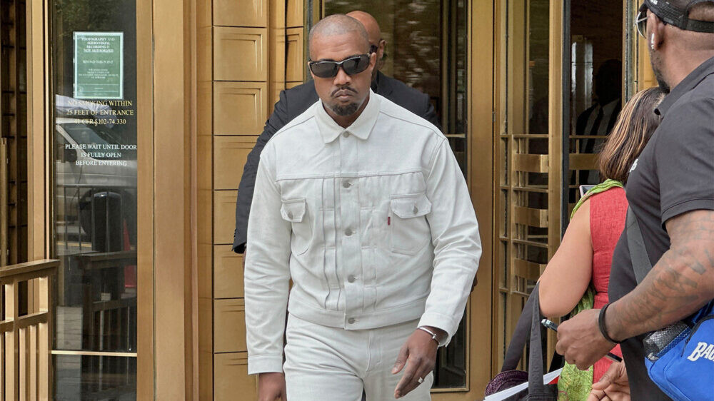Kanye West's globe deflated - the rapper's concert in Kazakhstan